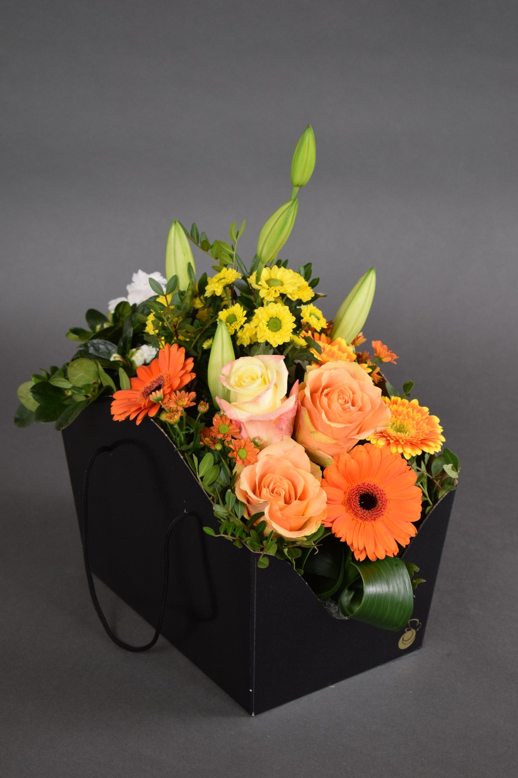 Mix de Flori Poseta Neagra Siati